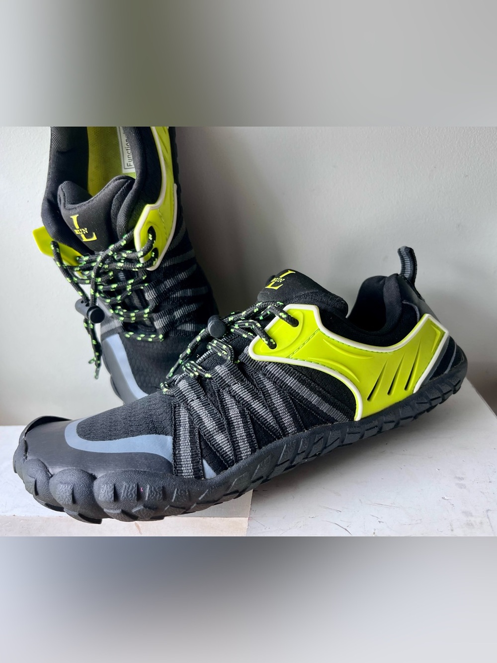 L-Run Barefoot Water Shoes Womens 6 Aqua Athletic Sports Black Yellow Neon